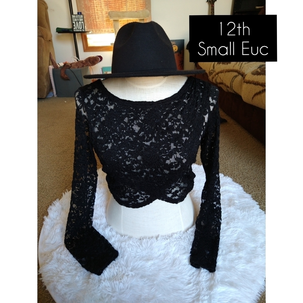 12th Small Black Lace Crop Long Sleeve Top